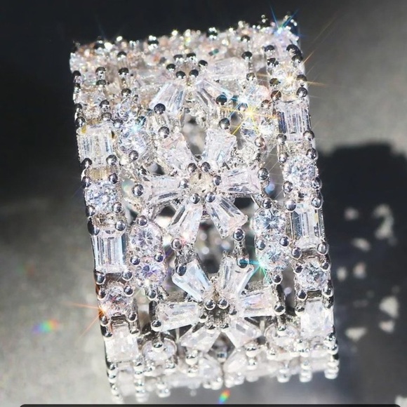 New 18CT  925 Sterling Silver Diamond Ring - Picture 4 of 6